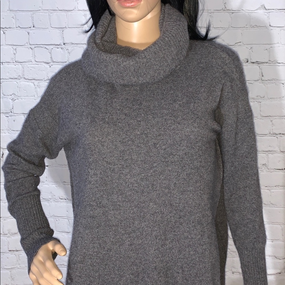 Diane Von Furstenberg Gray Turtleneck Sweater